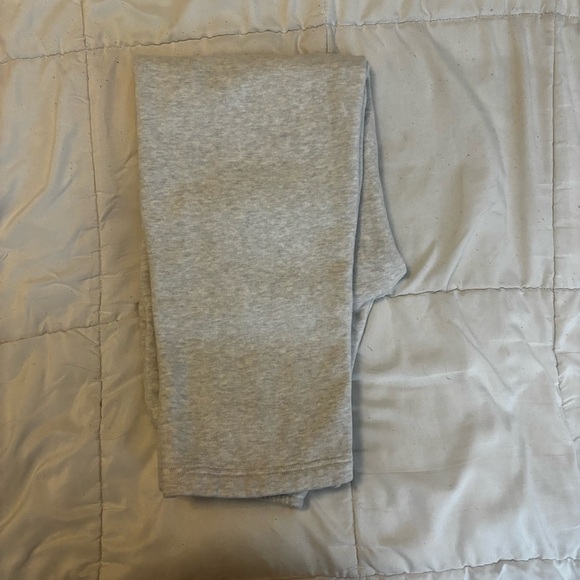 Aritzia Cozy Sweatfleece Mega Straight™ Sweatpant Heather Chrome (gray) - Picture 11 of 15